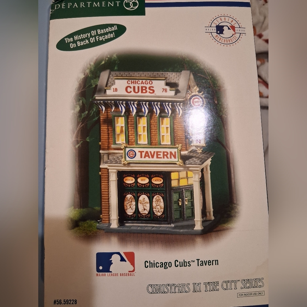 Department 56 Chicago Cubs Tavern Porcelain Building - Green & Brown